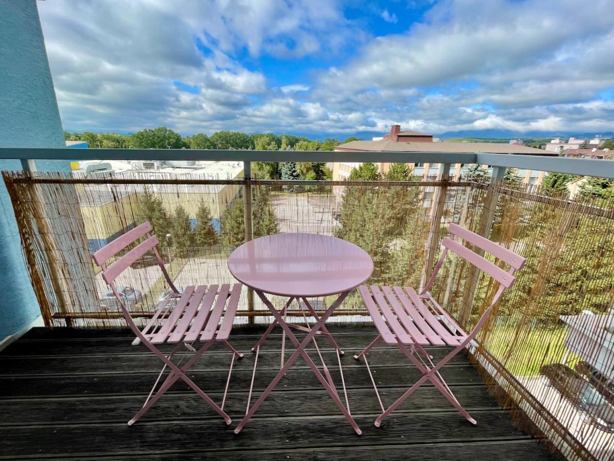 Cozy Apartment - Citycentre - Freeparking - Selfcheck-In Liptovský Mikuláš Dış mekan fotoğraf